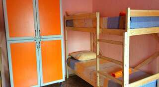 Гостиница Арт-Хостел Симферополь Кровать в общем номере для мужчин и женщин с 8 кроватями-2